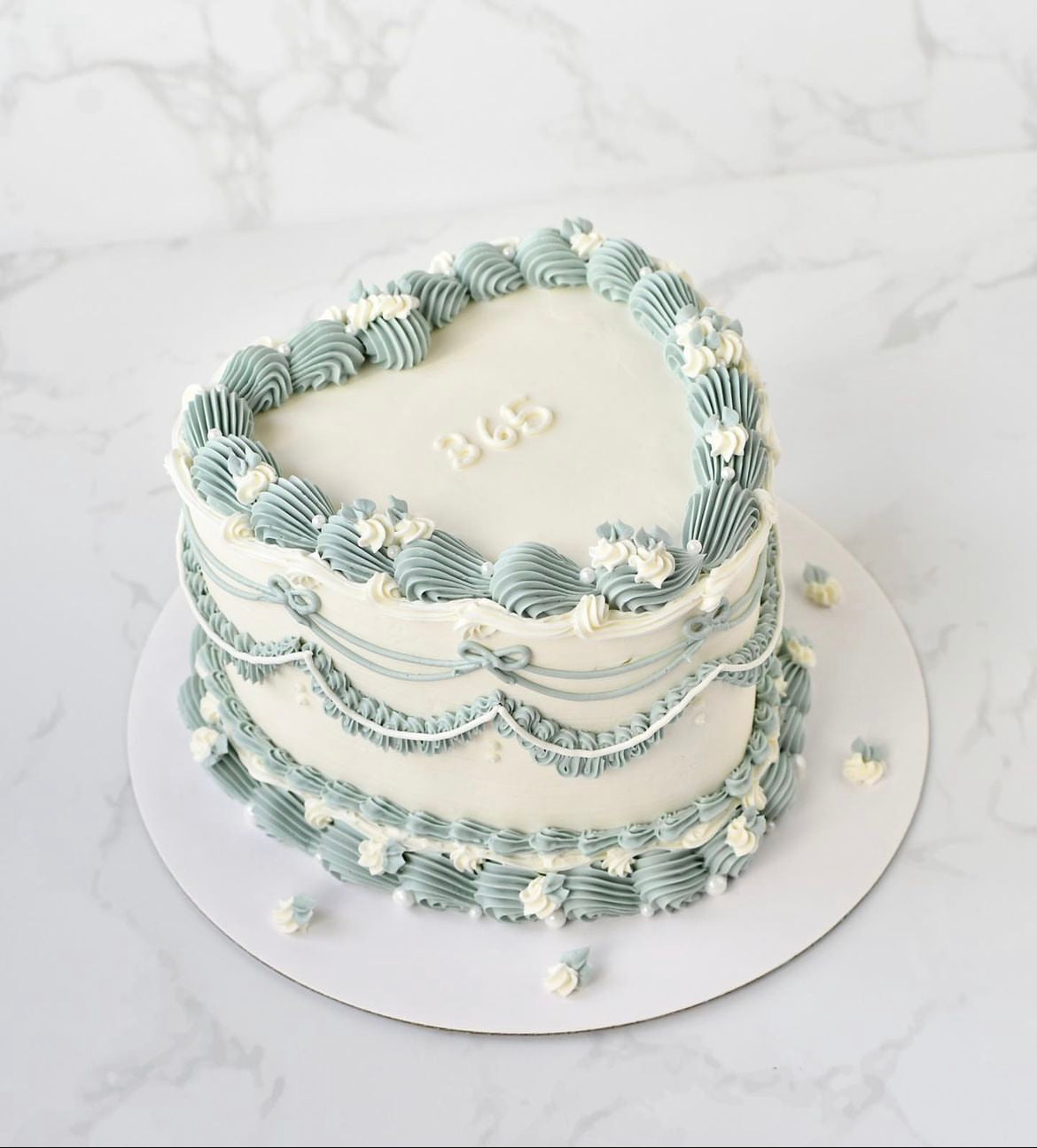 Basic Vintage Cake