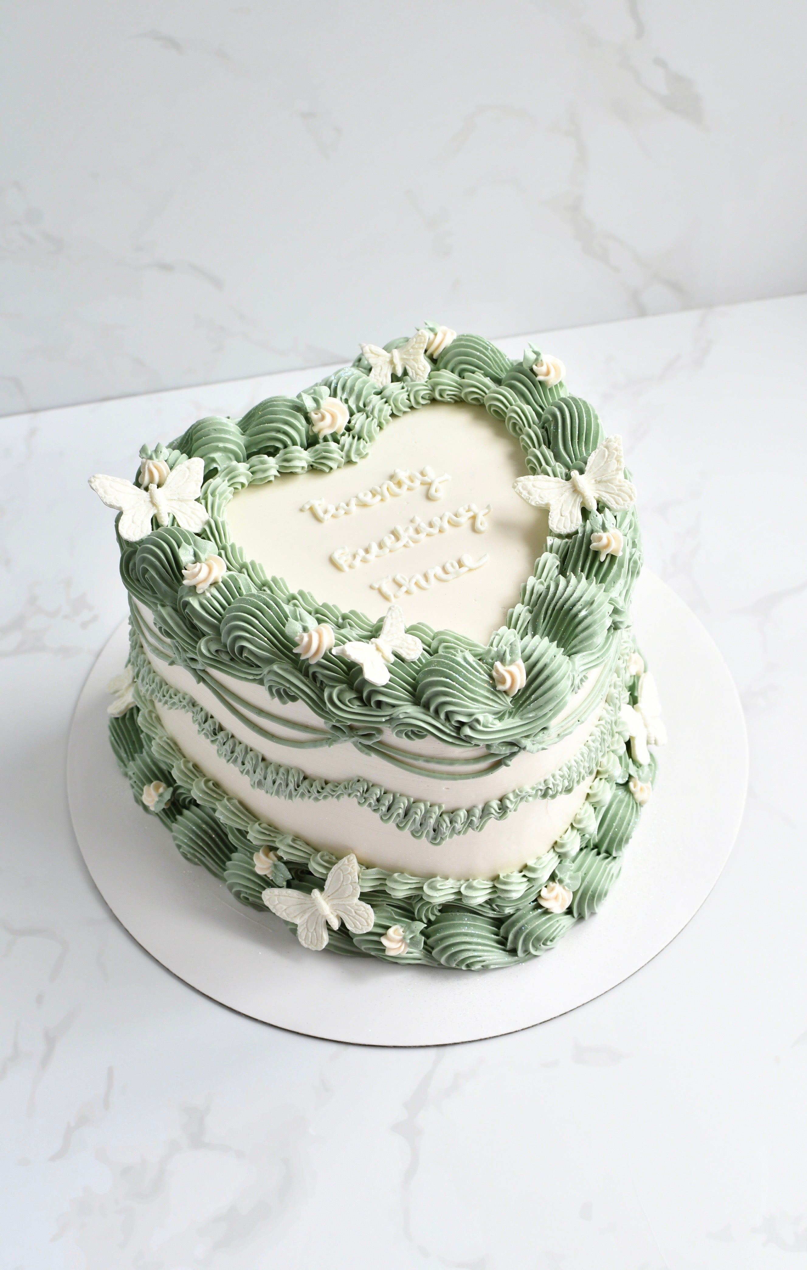 Happy Birthday vintage cake | Vintage birthday cakes, Pretty birthday cakes,  Cake designs birthday